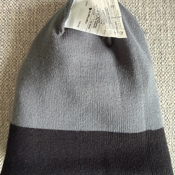Carhartt Two-Tone Beanie with Logo Patch - Picture 4 of 4